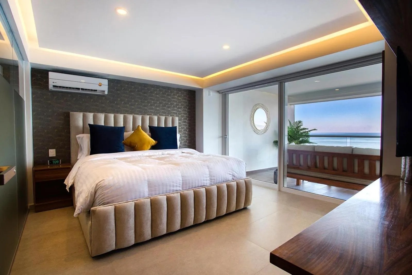 Casa vacanze Beachfront Luxury Condo, Great Location Puerto Vallarta